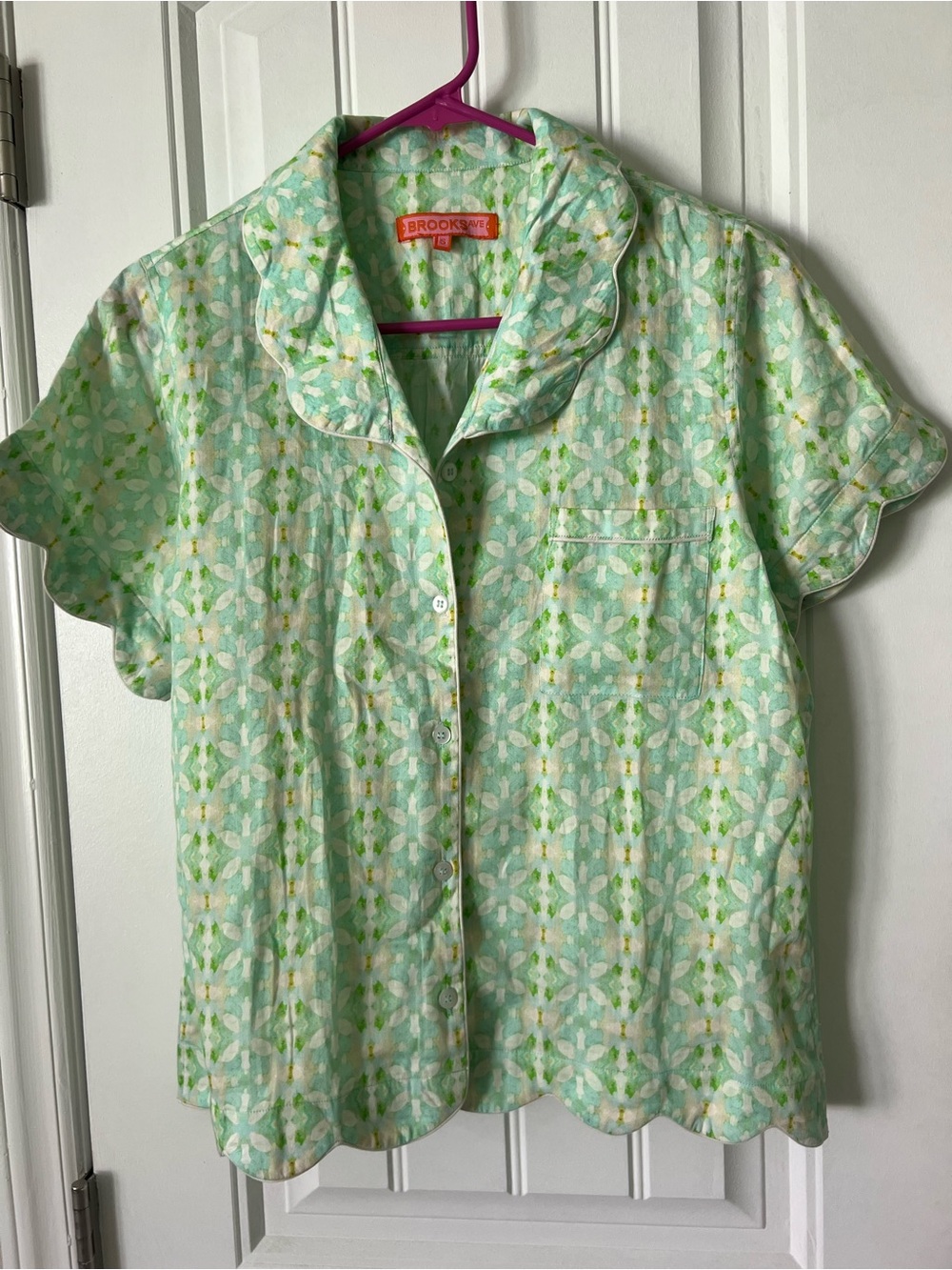 Laura Park Brooks Ave Scalloped Pajama Top size Small